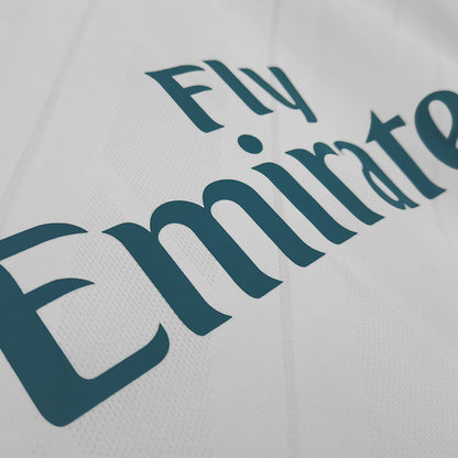 Camiseta Retro 2017/18 Modrić #10 Real Madrid Primera Equipación Manga Larga