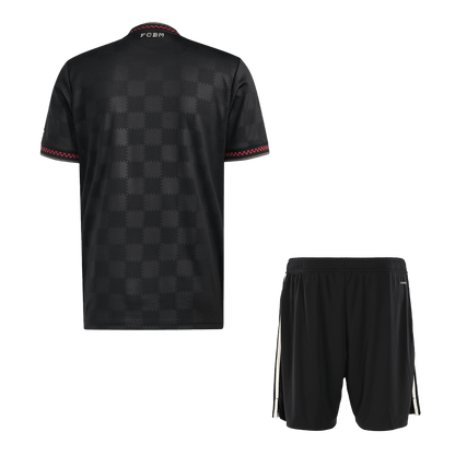 Conjunto Bayern Munich 
2025/26 Tercera Equipación