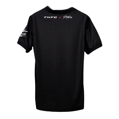 Camiseta Tottenham Hotspur X Stray Kids 2025/26 - Versión Hincha-Camisetas Pasion Shop