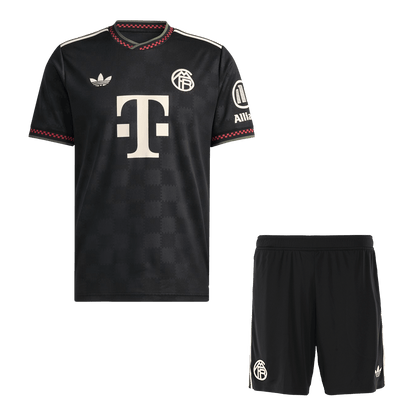 Conjunto Bayern Munich 
2025/26 Tercera Equipación