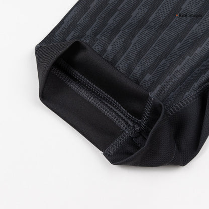 Conjunto PSG 
2025/26 Cuarta Equipación