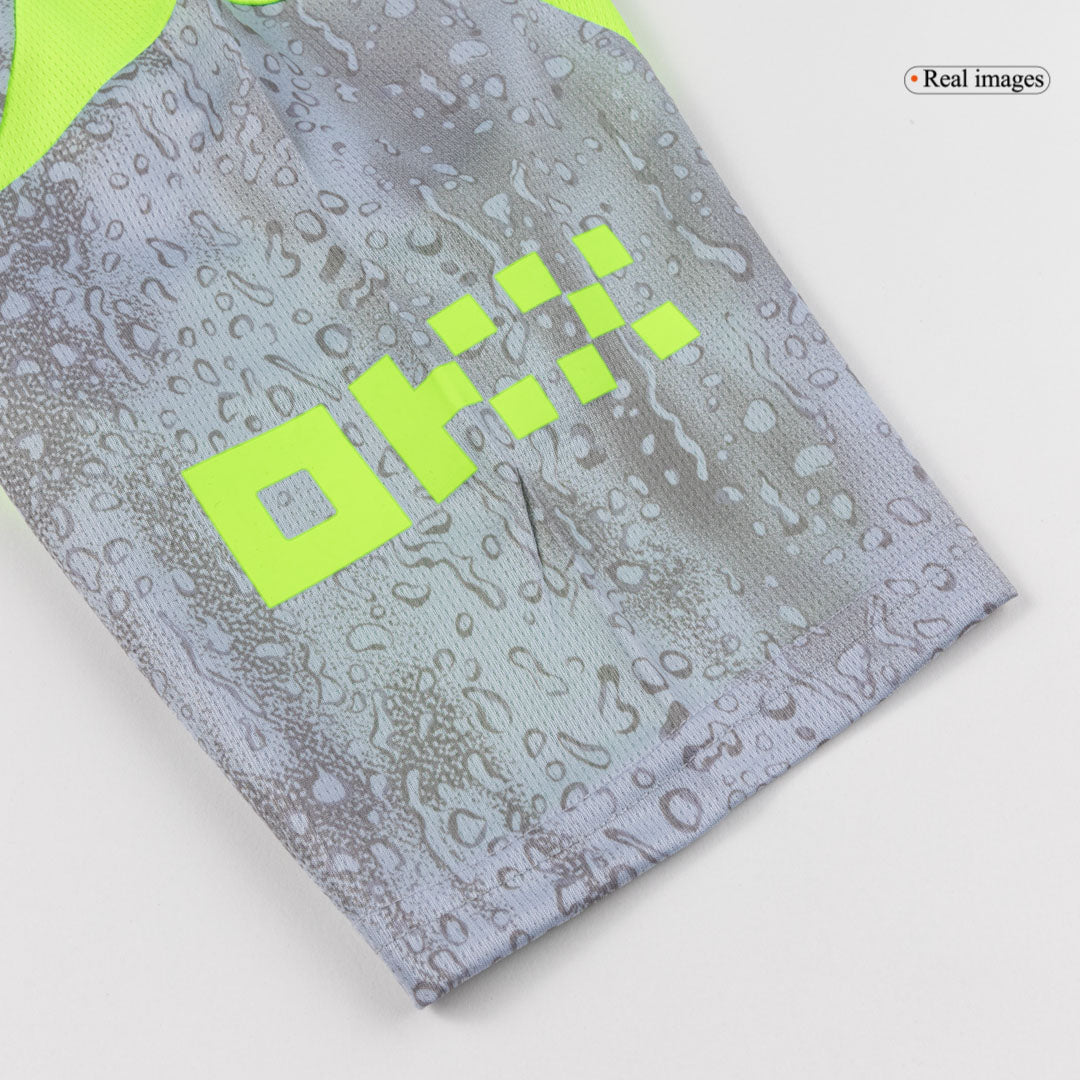 Conjunto Manchester City 
2025/26 Tercera Equipación